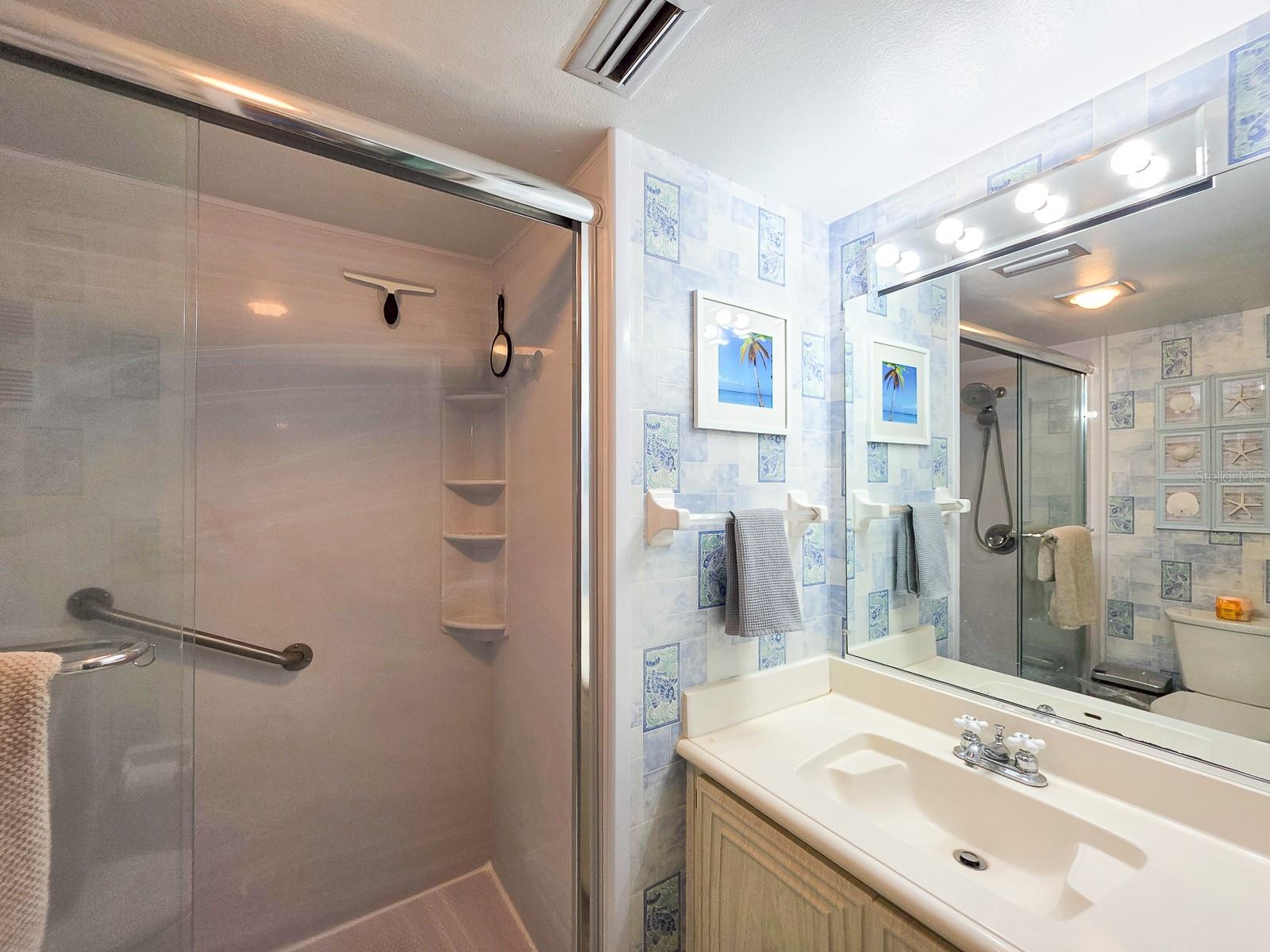 Image 14 of 58 For 3606 Peninsula Drive 605