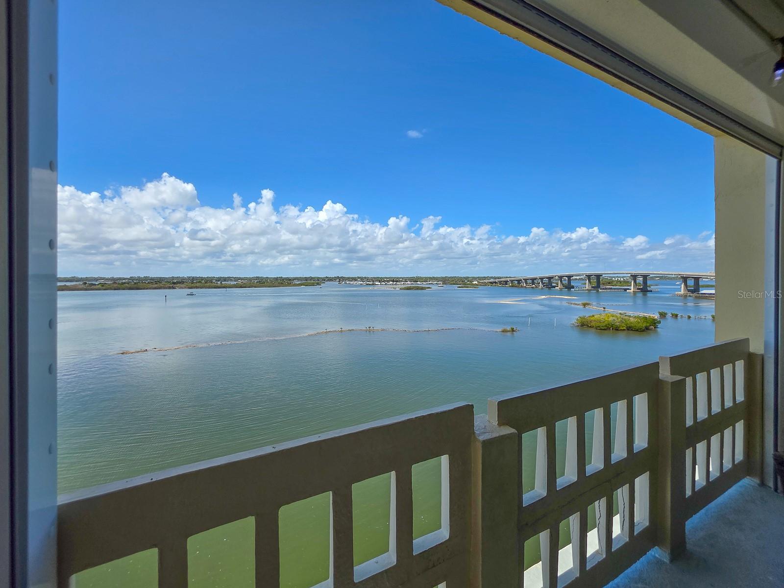 Image 19 of 58 For 3606 Peninsula Drive 605