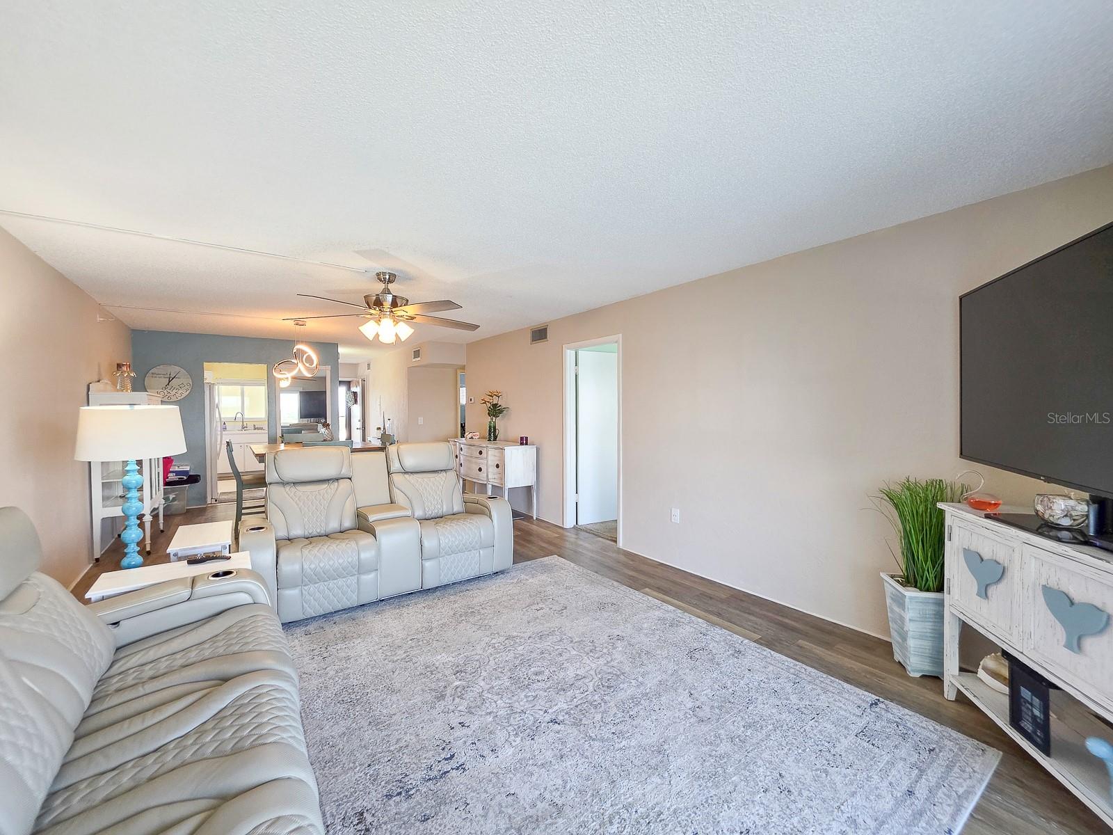 Image 20 of 58 For 3606 Peninsula Drive 605