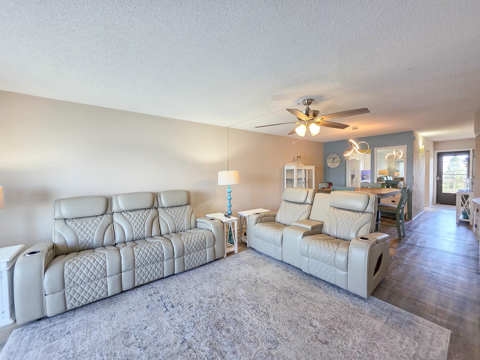 Image 29 of 58 For 3606 Peninsula Drive 605