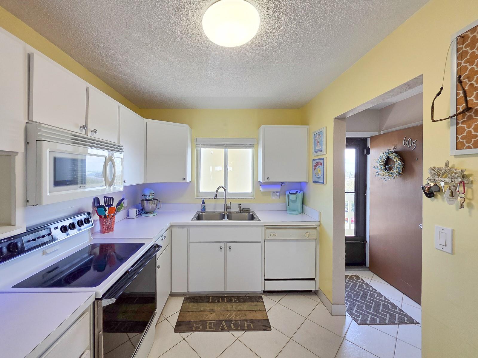 Image 6 of 58 For 3606 Peninsula Drive 605