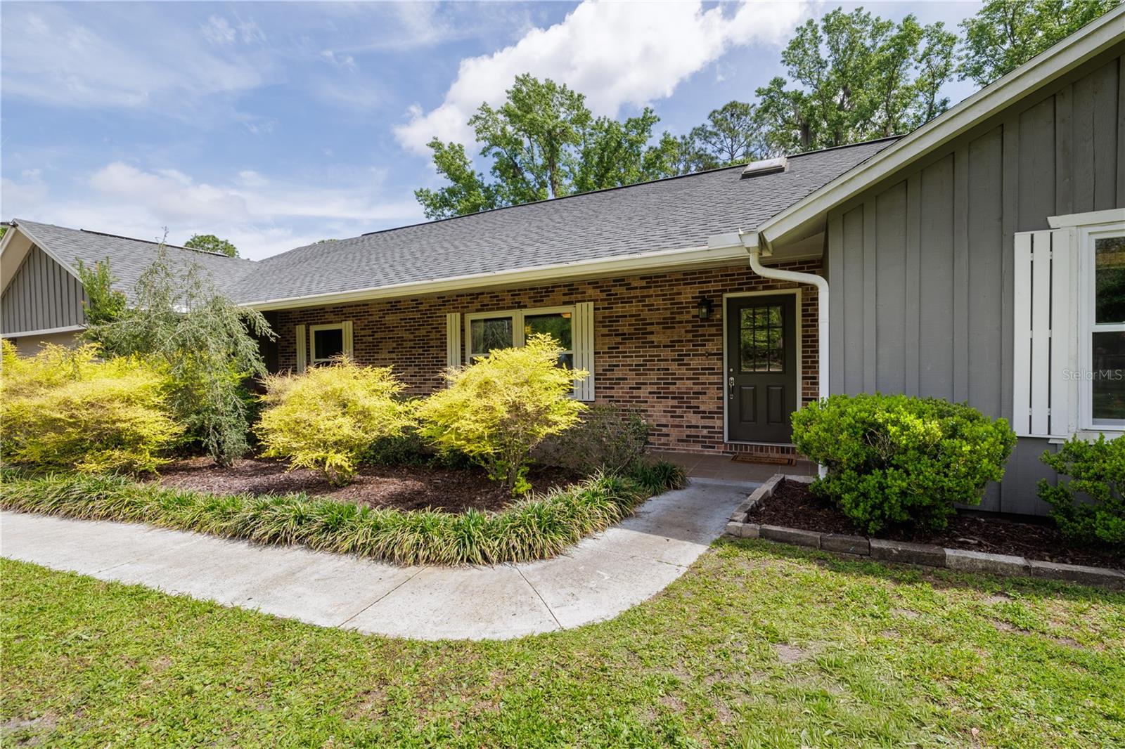 Image 11 of 40 For 379 Oakridge Road