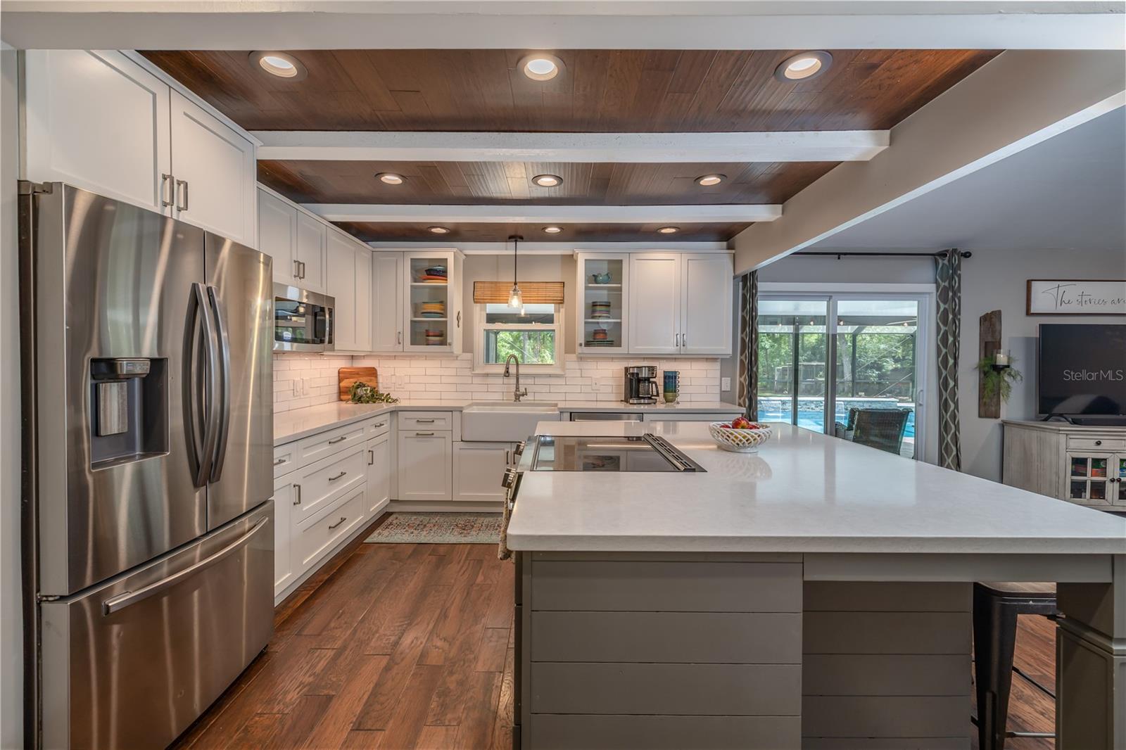 Image 19 of 40 For 379 Oakridge Road