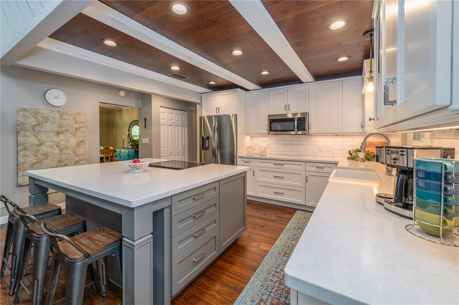 Image 20 of 40 For 379 Oakridge Road