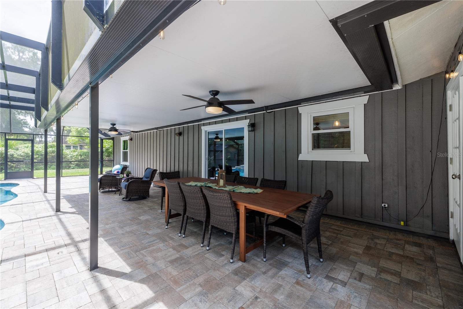 Image 28 of 40 For 379 Oakridge Road