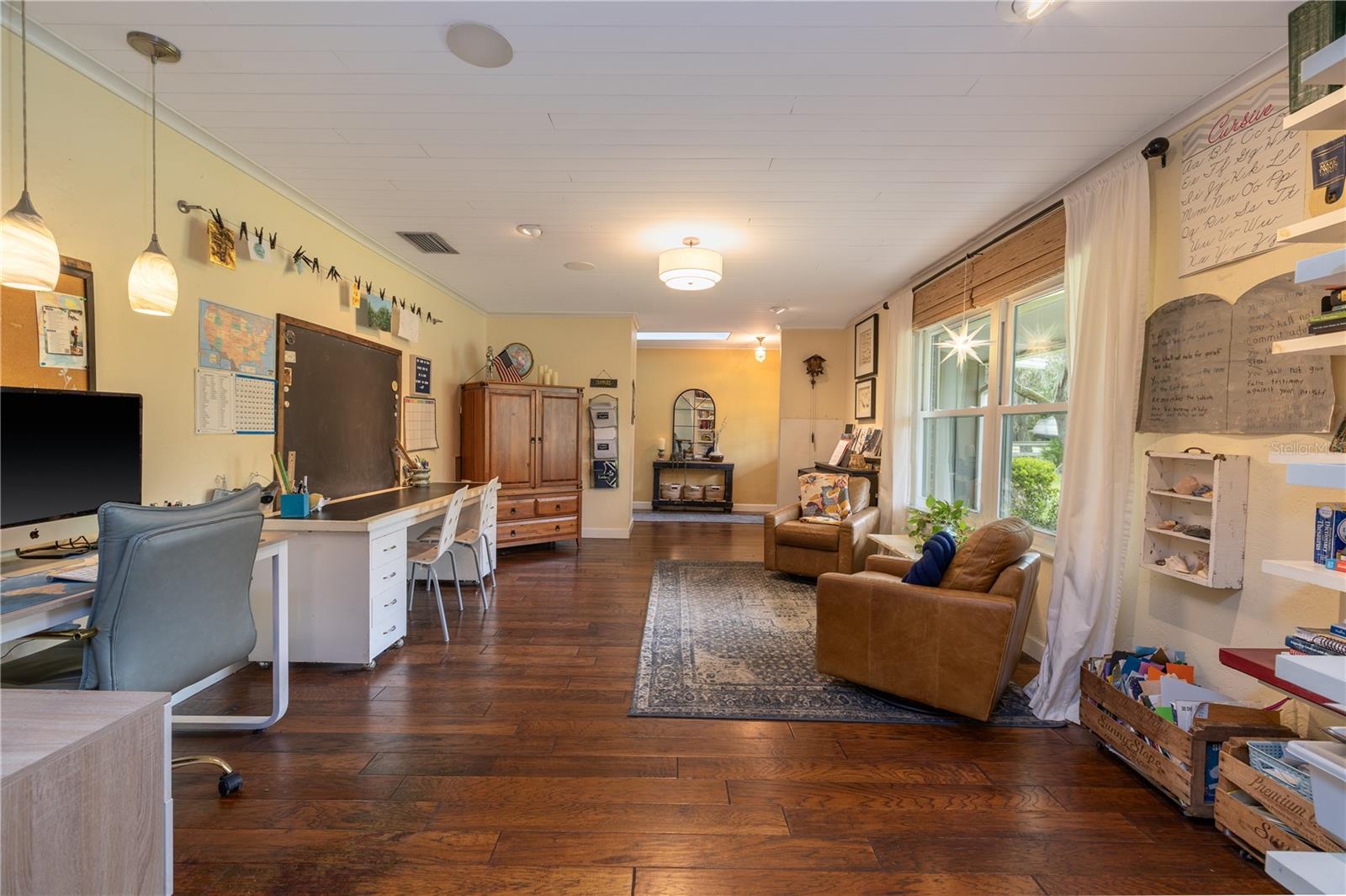 Image 8 of 40 For 379 Oakridge Road