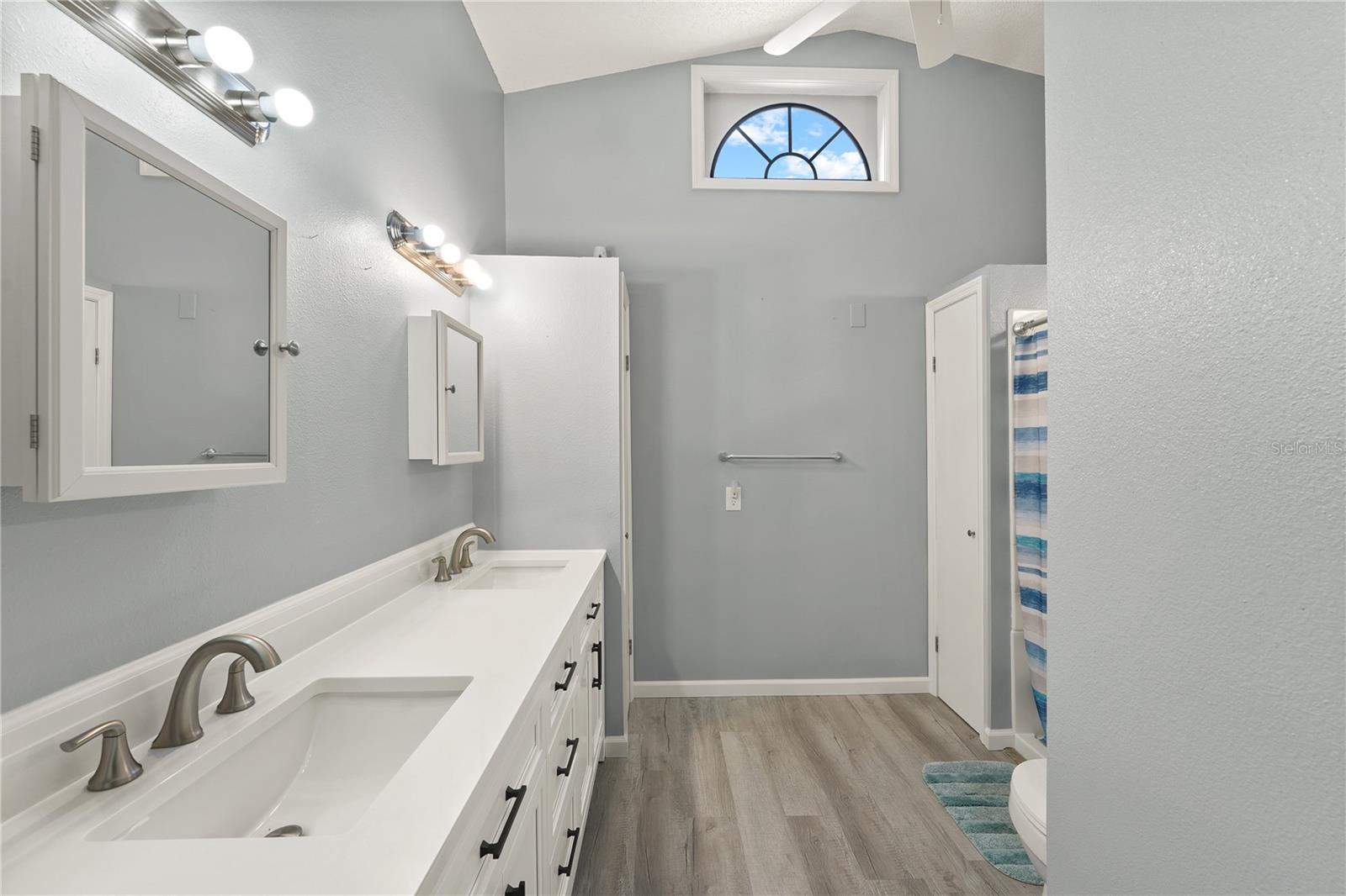 Image 20 of 32 For 731 Pine Shores Circle