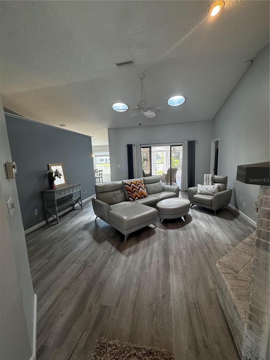 Image 8 of 32 For 731 Pine Shores Circle