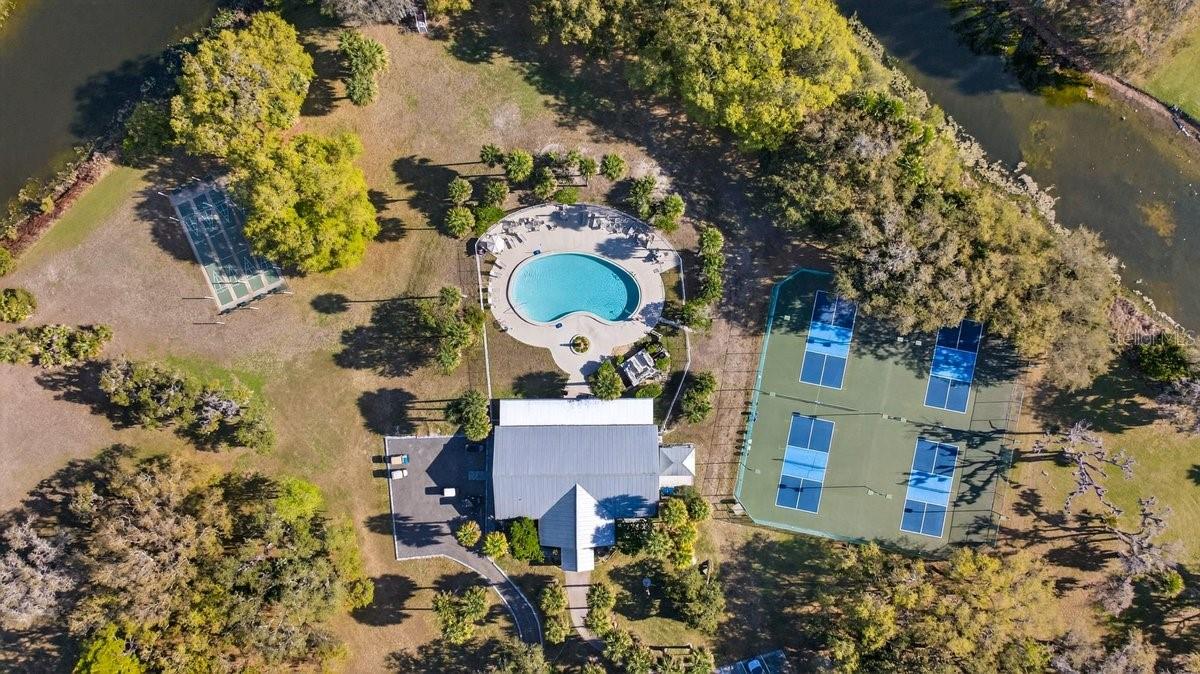 Image 41 of 47 For 332 Marsh Landing Loop