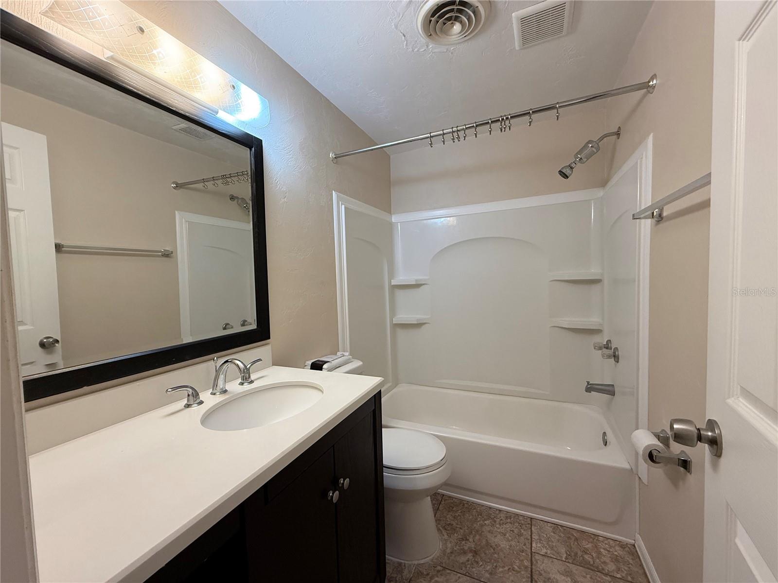 Image 12 of 23 For 438 Perdita Avenue