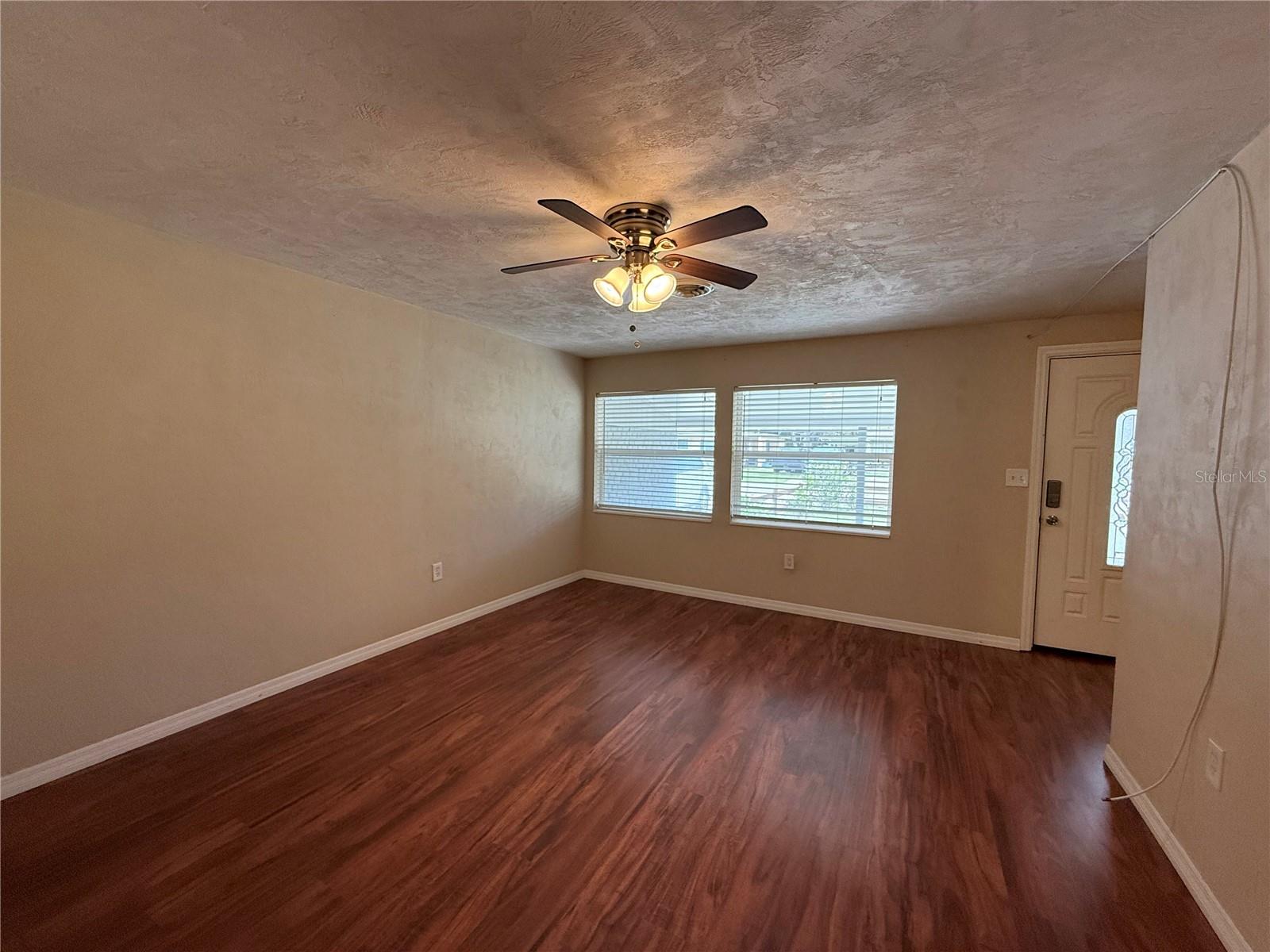 Image 13 of 23 For 438 Perdita Avenue