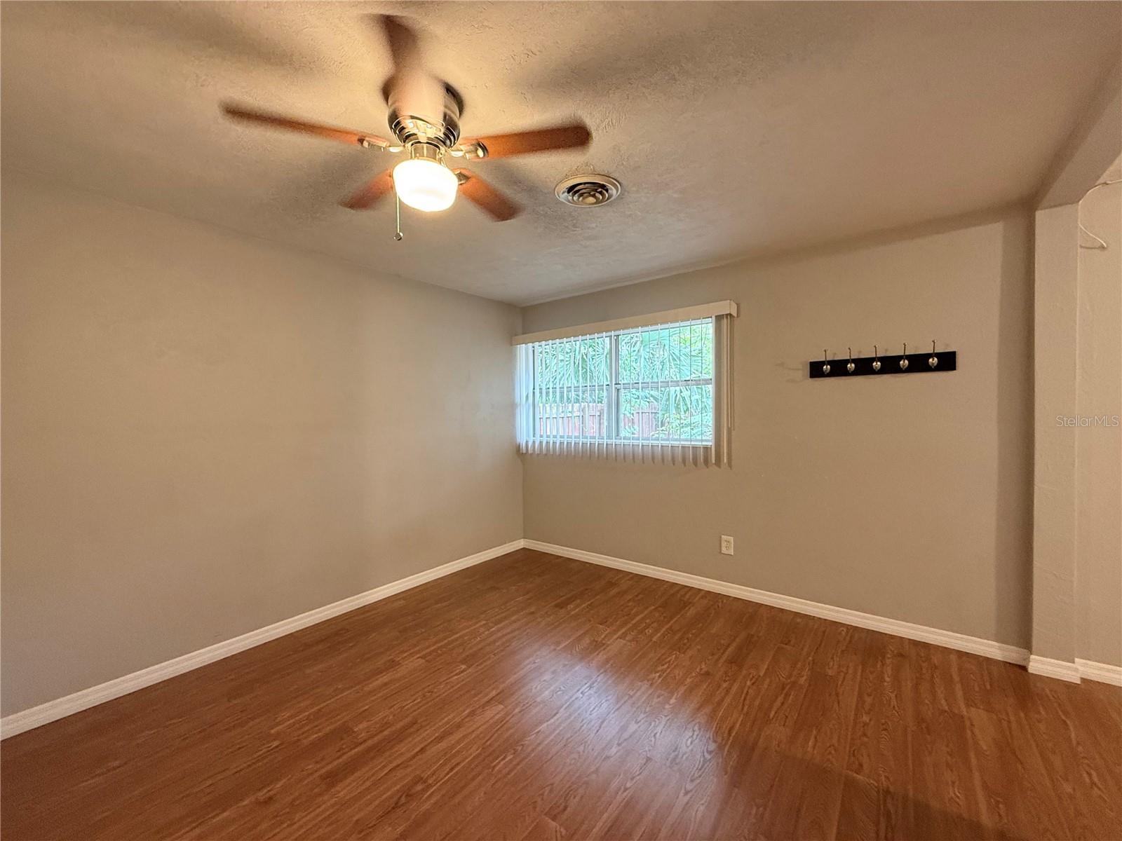 Image 14 of 23 For 438 Perdita Avenue