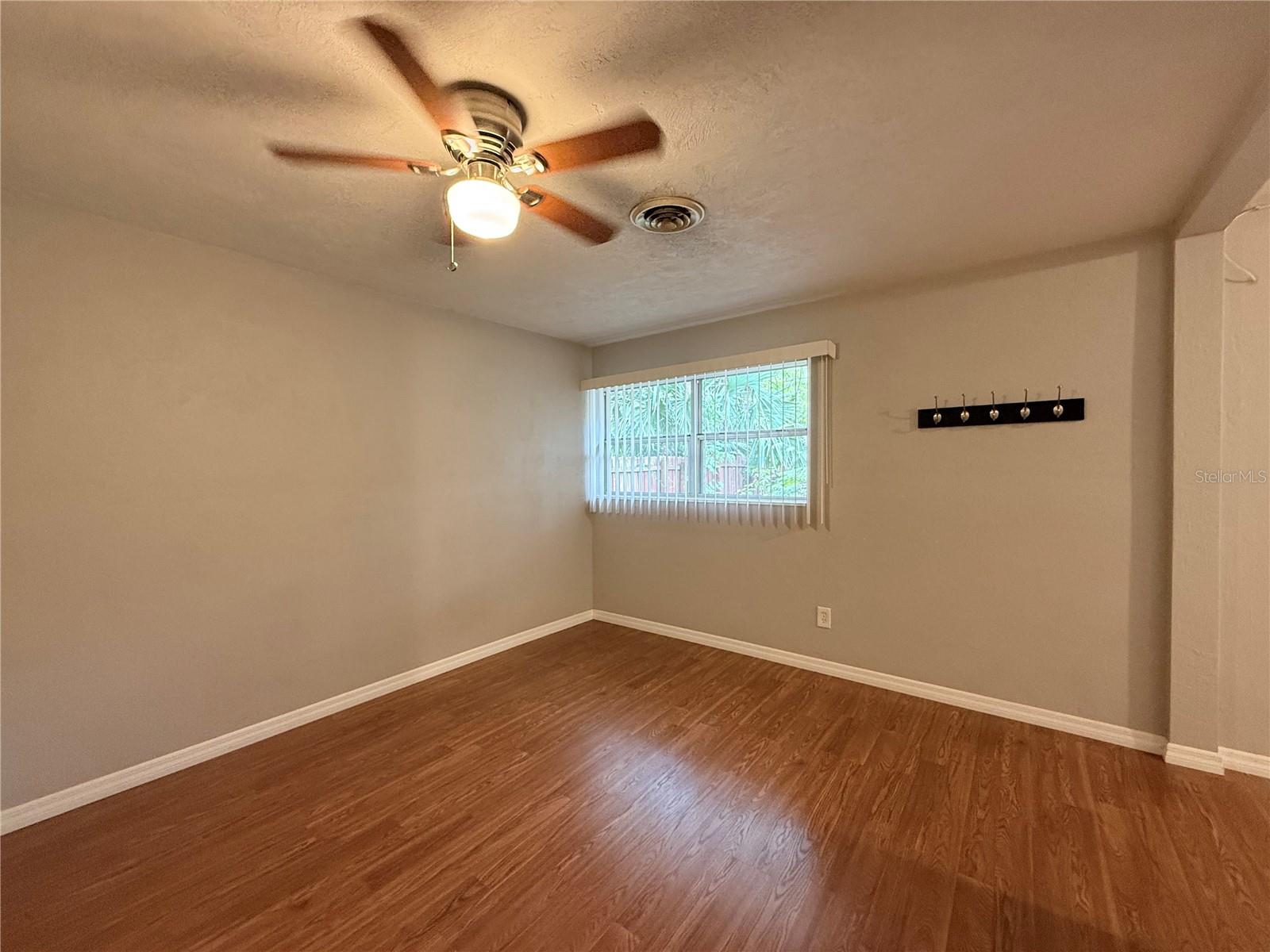 Image 15 of 23 For 438 Perdita Avenue