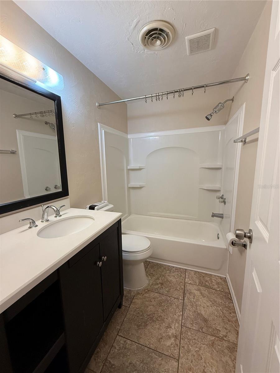 Image 16 of 23 For 438 Perdita Avenue