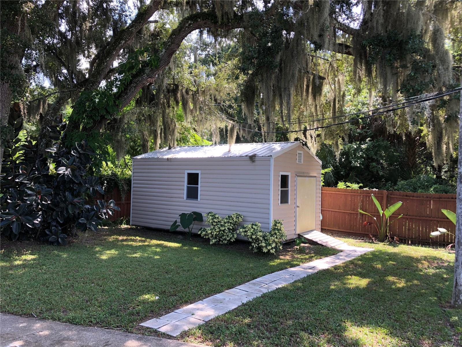 Image 22 of 23 For 438 Perdita Avenue