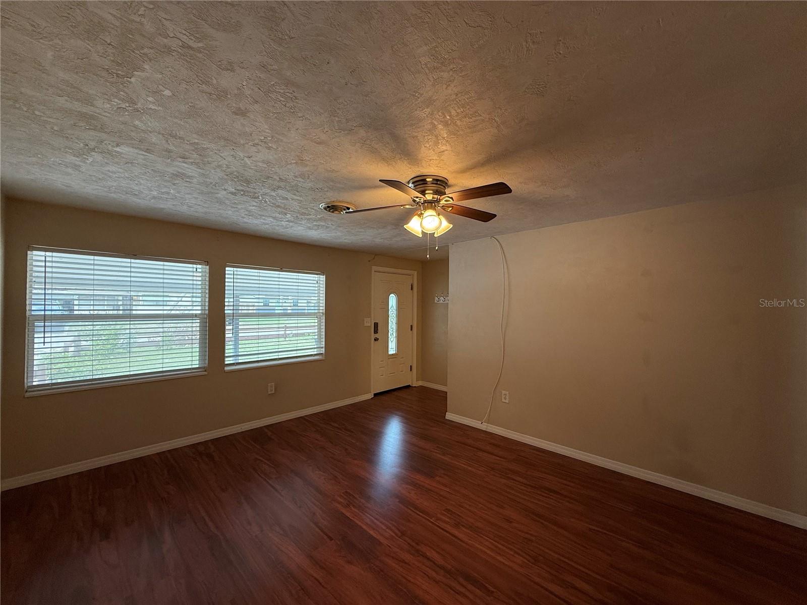 Image 3 of 23 For 438 Perdita Avenue