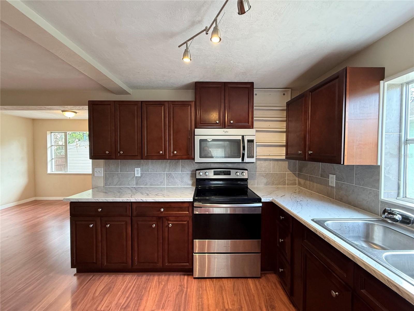 Image 6 of 23 For 438 Perdita Avenue