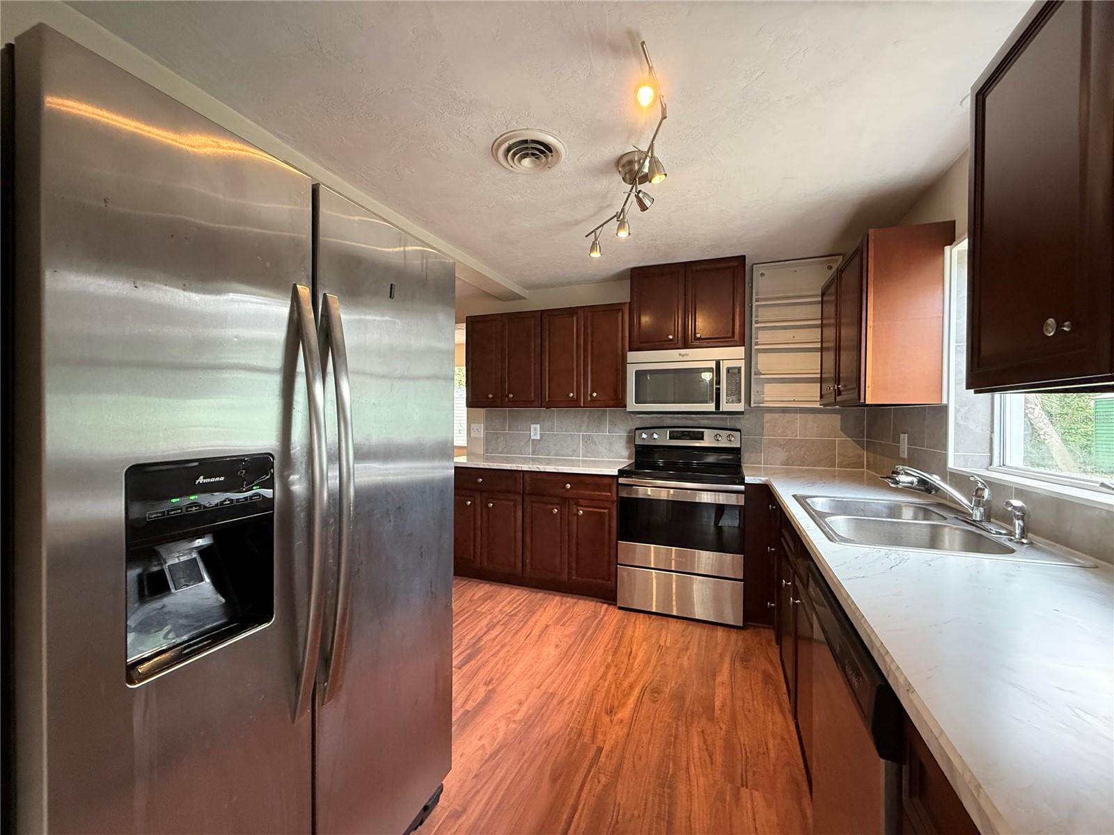 Image 7 of 23 For 438 Perdita Avenue