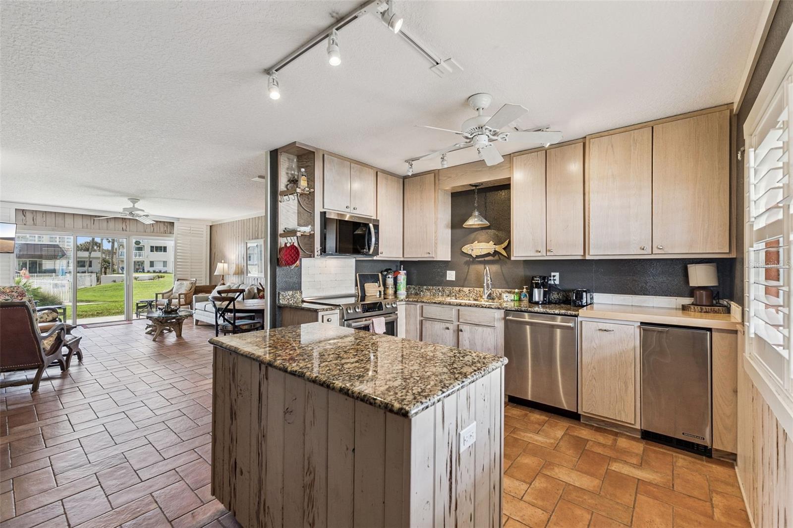 Image 4 of 24 For 3663 Atlantic Avenue 11d