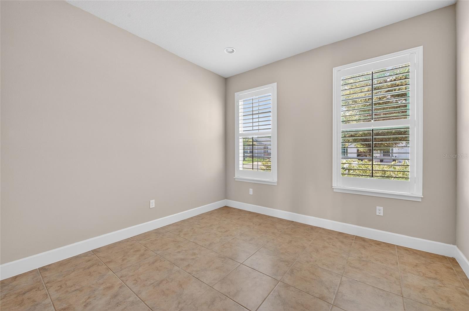 Image 10 of 38 For 1923 Mendocino Lane