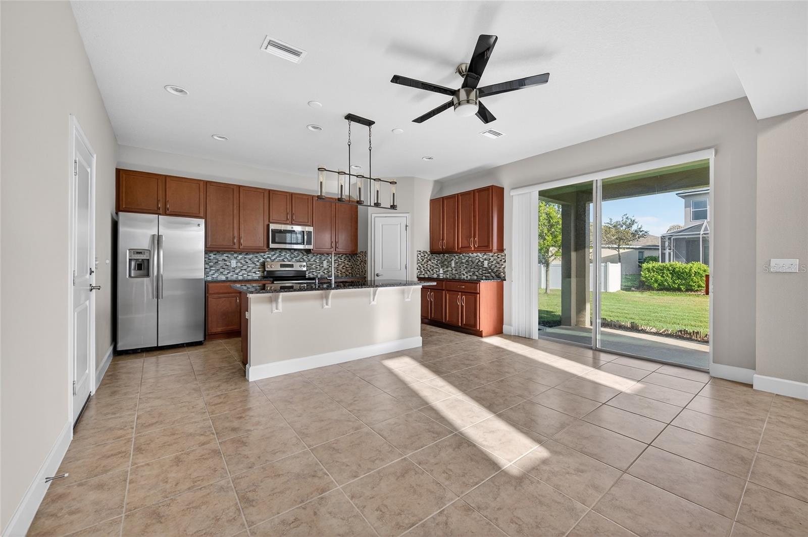 Image 17 of 38 For 1923 Mendocino Lane