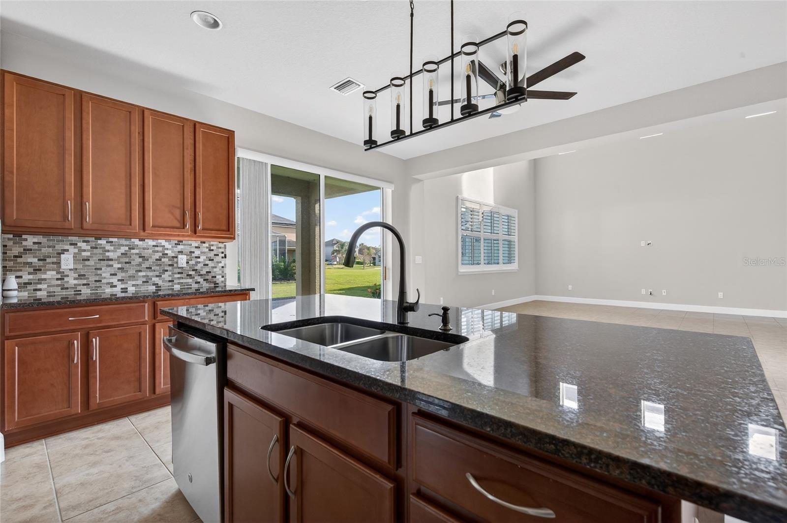 Image 19 of 38 For 1923 Mendocino Lane