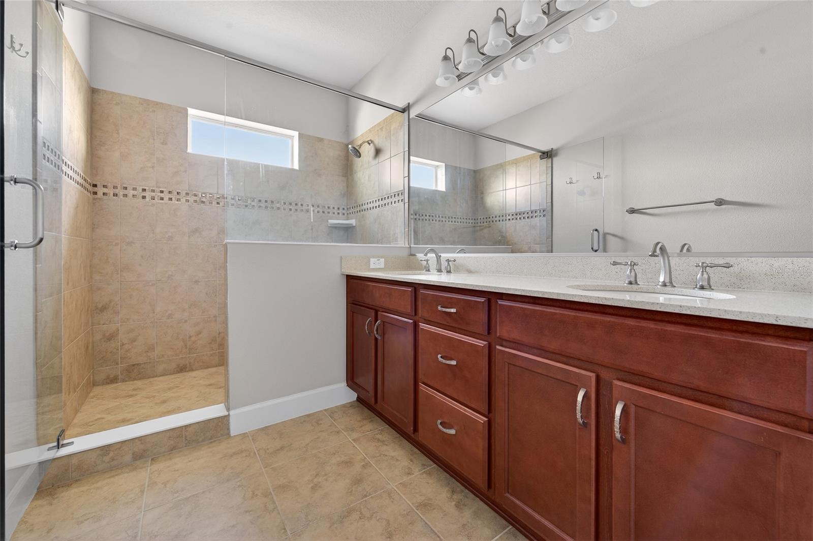 Image 24 of 38 For 1923 Mendocino Lane