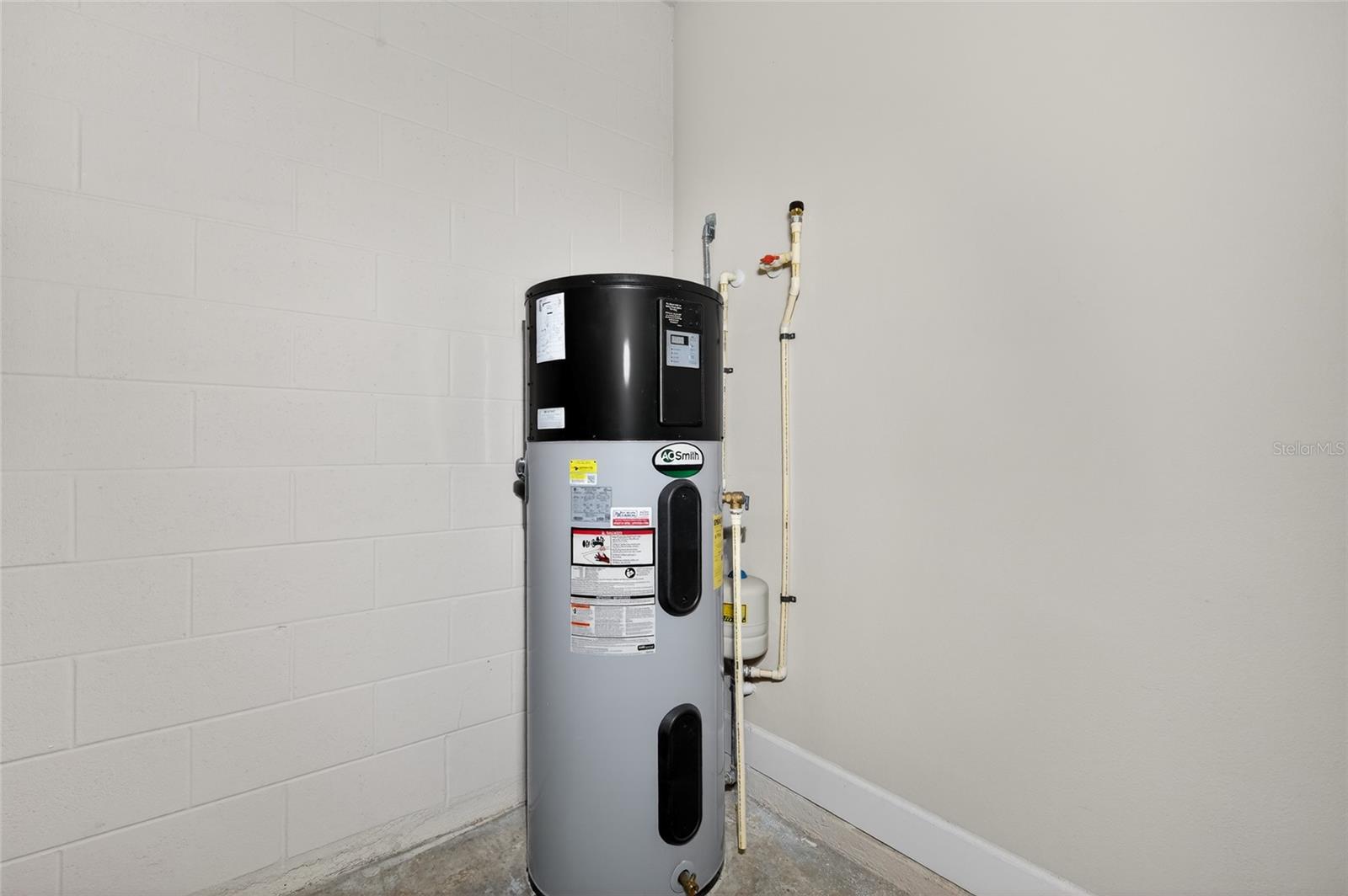 Image 32 of 38 For 1923 Mendocino Lane