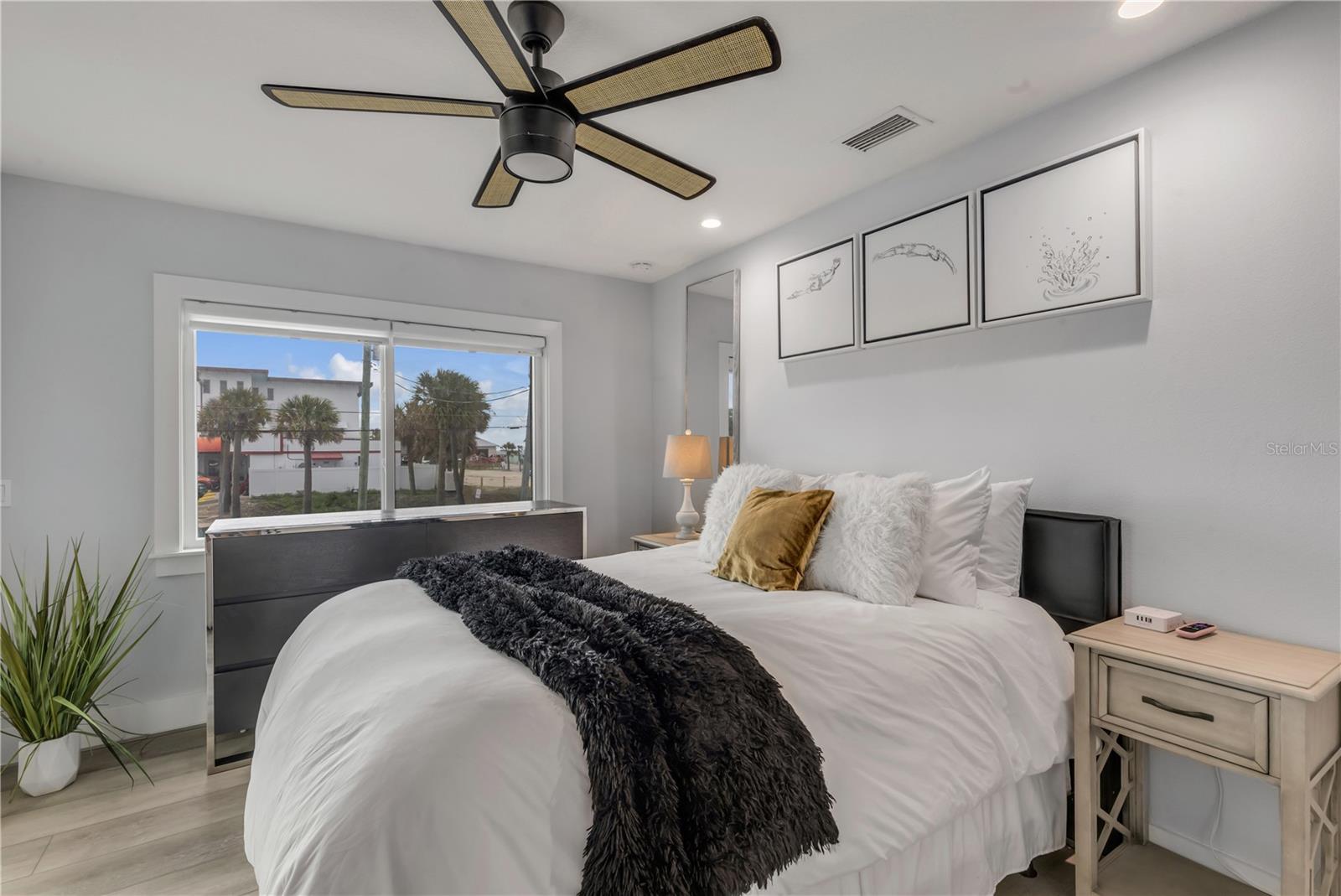 Image 22 of 93 For 202 Atlantic Avenue