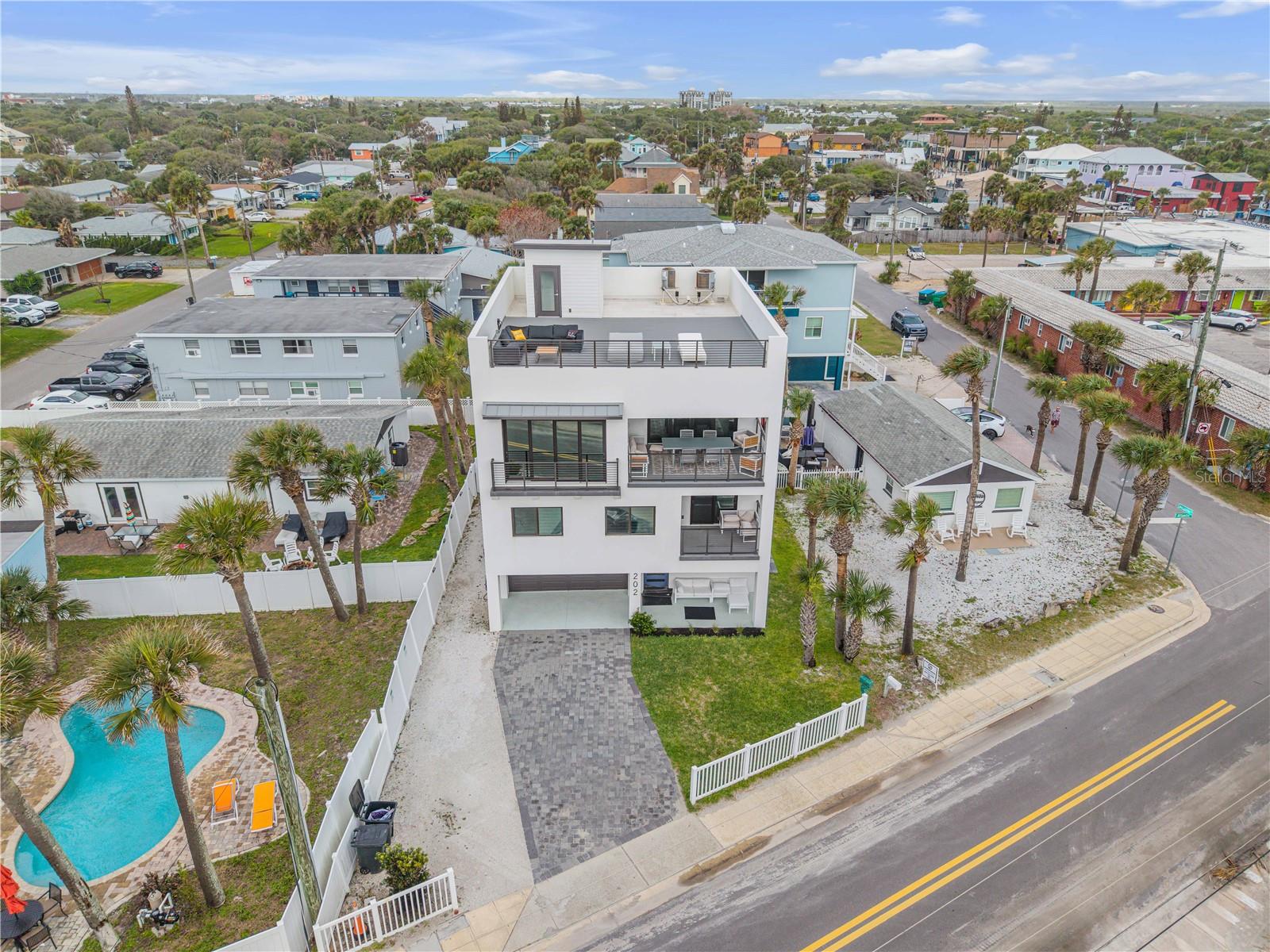 Image 4 of 93 For 202 Atlantic Avenue