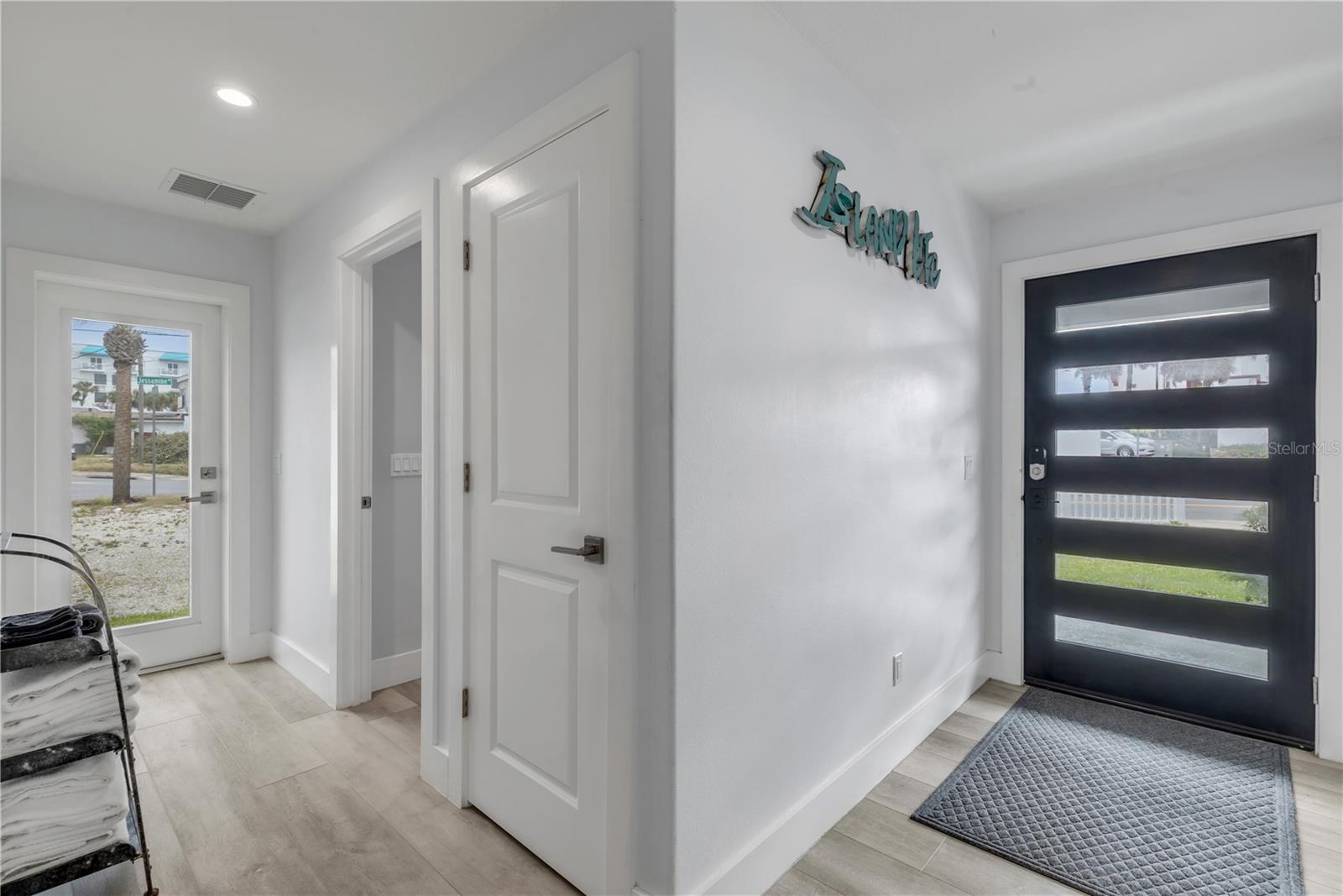 Image 7 of 93 For 202 Atlantic Avenue