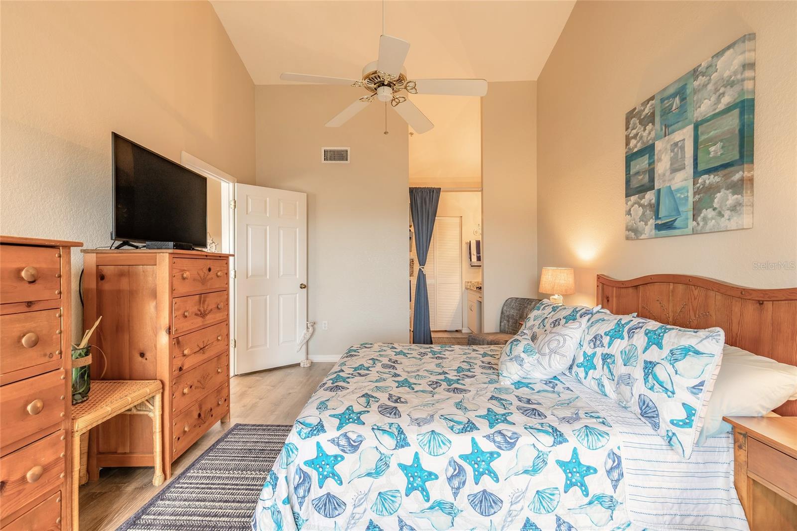 Image 14 of 29 For 402 Bouchelle Drive 204