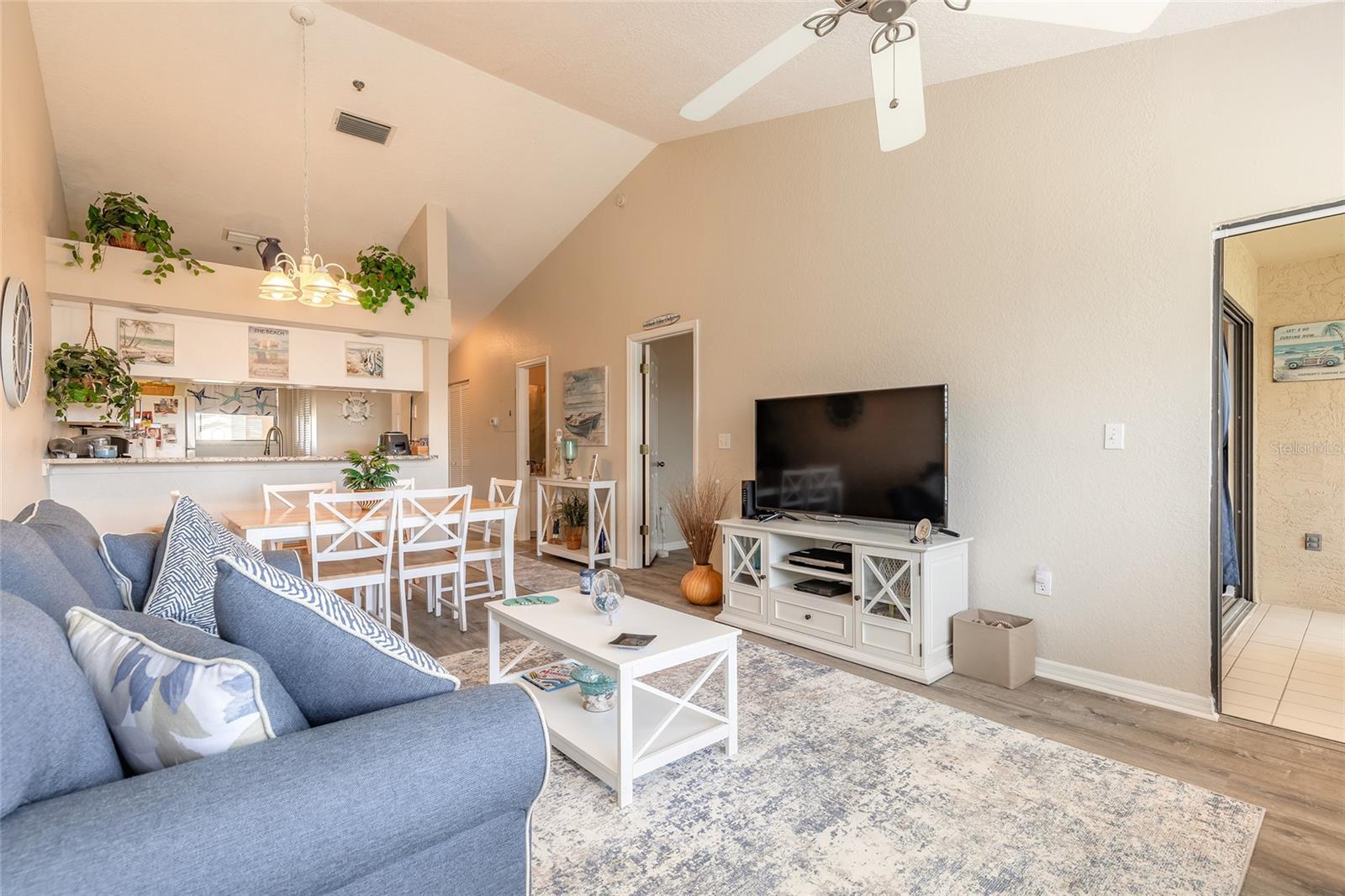 Image 9 of 29 For 402 Bouchelle Drive 204