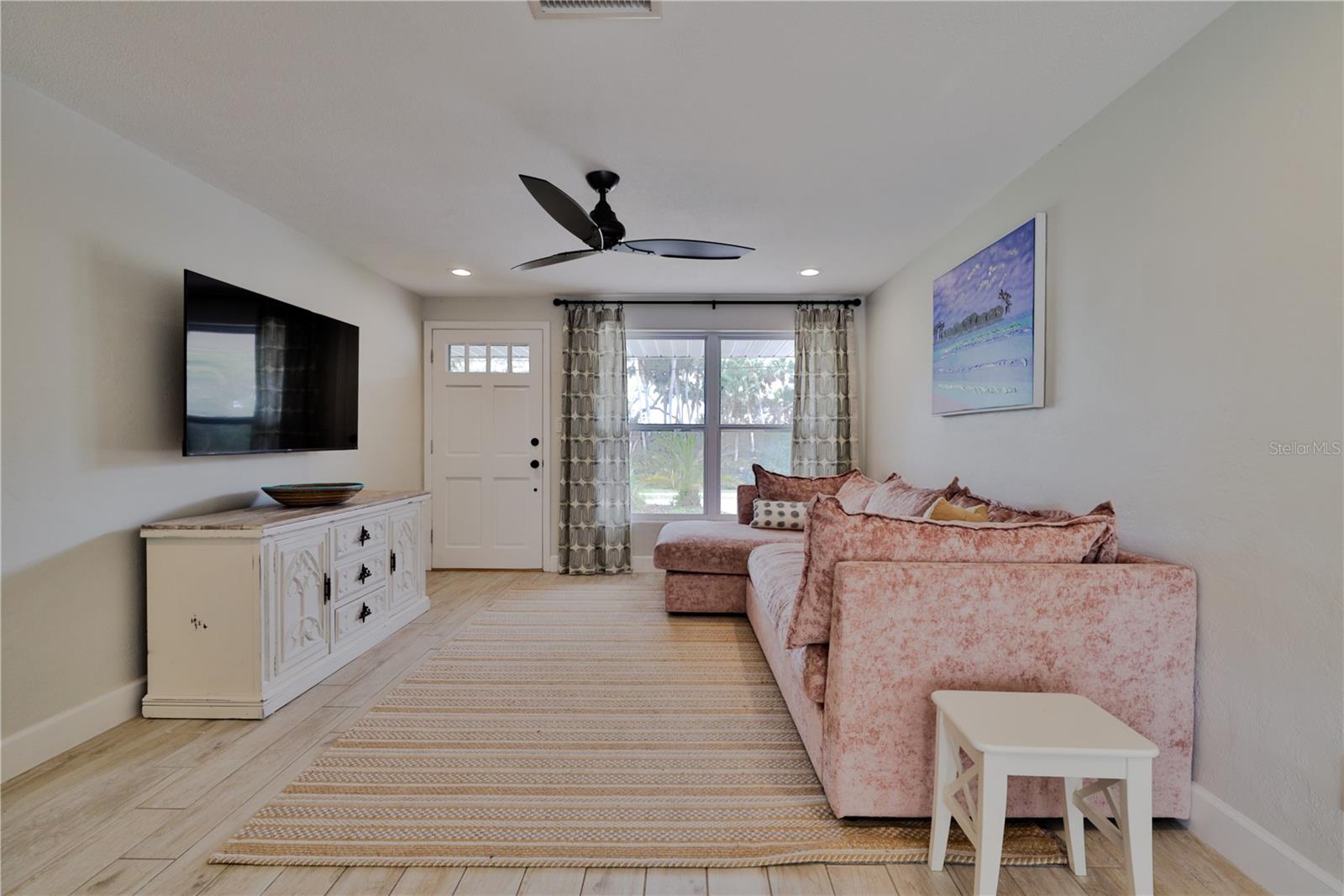 Image 6 of 39 For 2307 Saxon Drive