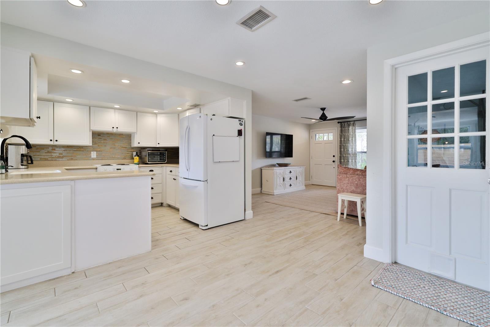 Image 8 of 39 For 2307 Saxon Drive