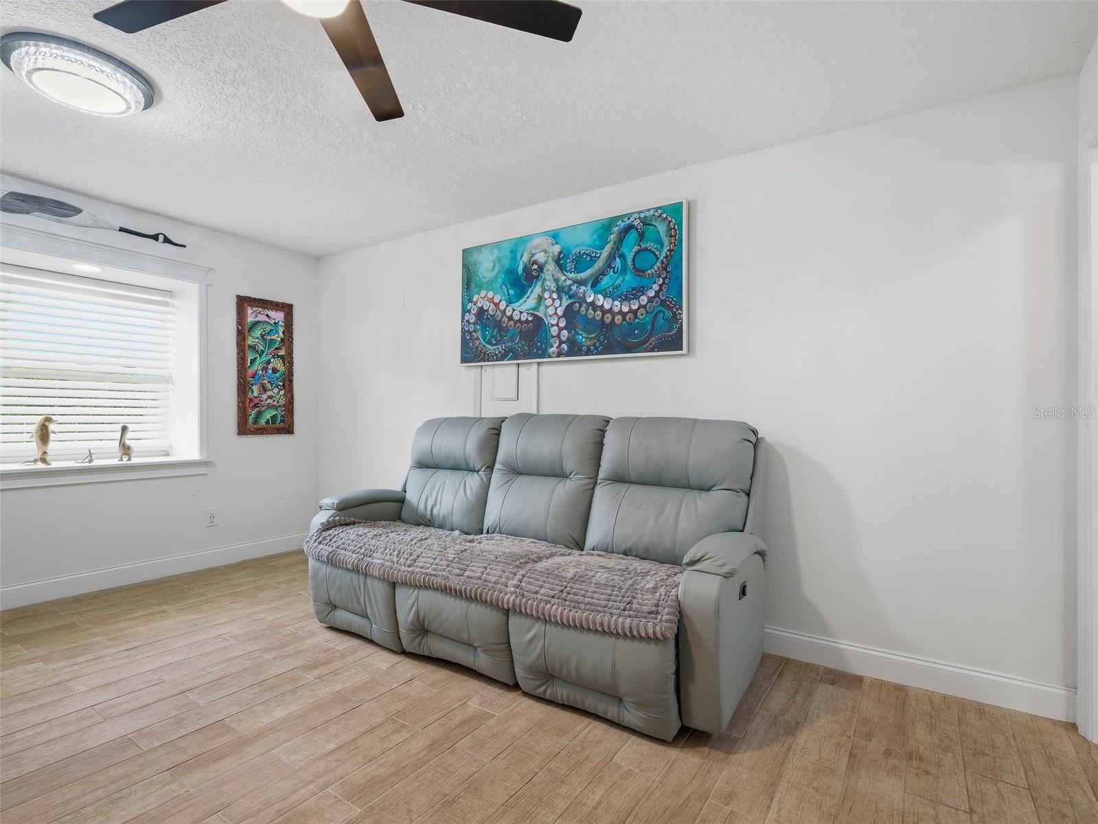 Image 22 of 29 For 1004 7th Street