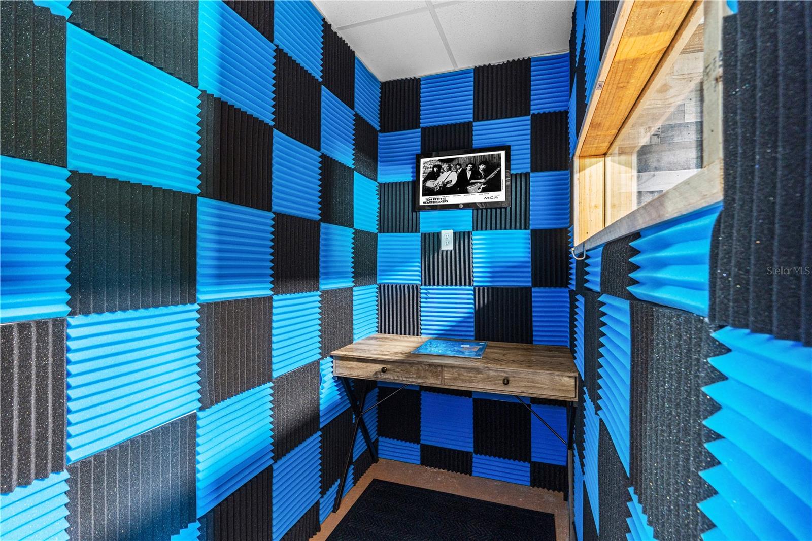 Image 37 of 45 For 816 Myrtle Avenue