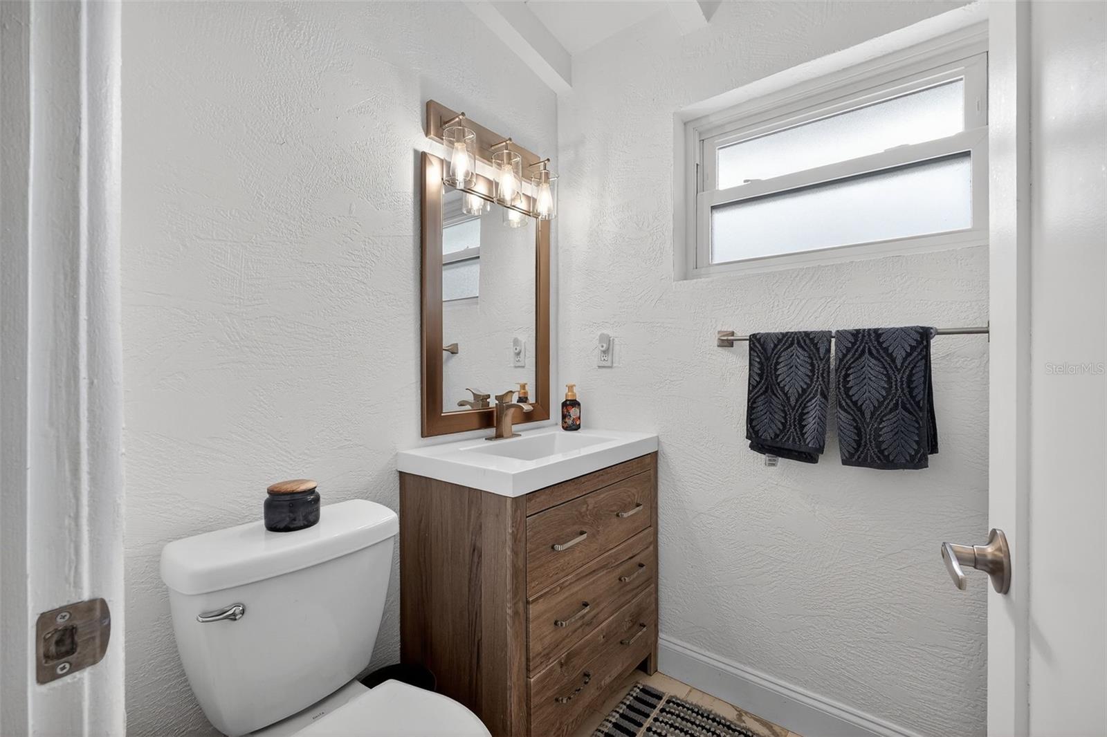 Image 15 of 48 For 116 Woodley Avenue