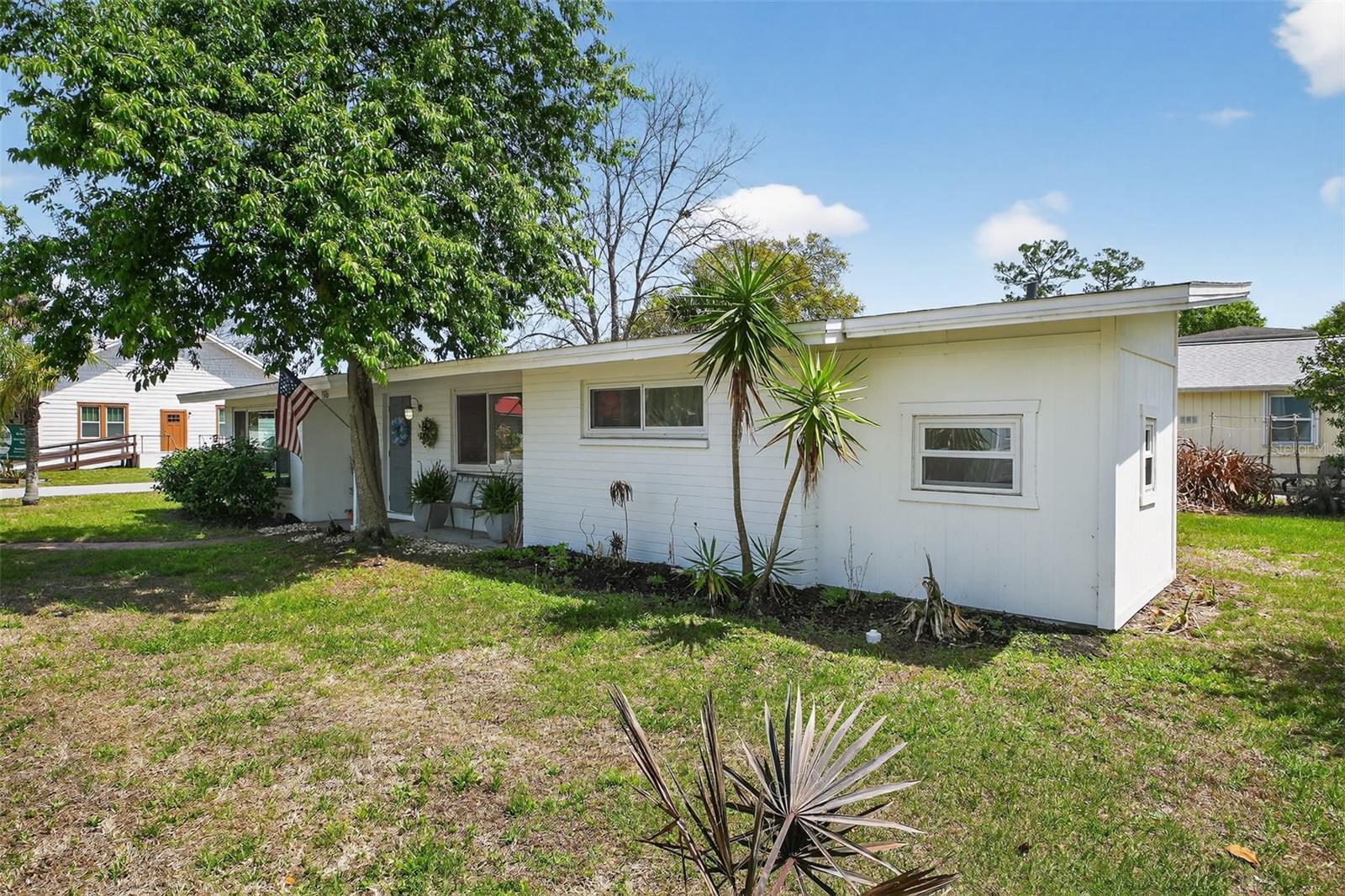 Image 2 of 48 For 116 Woodley Avenue