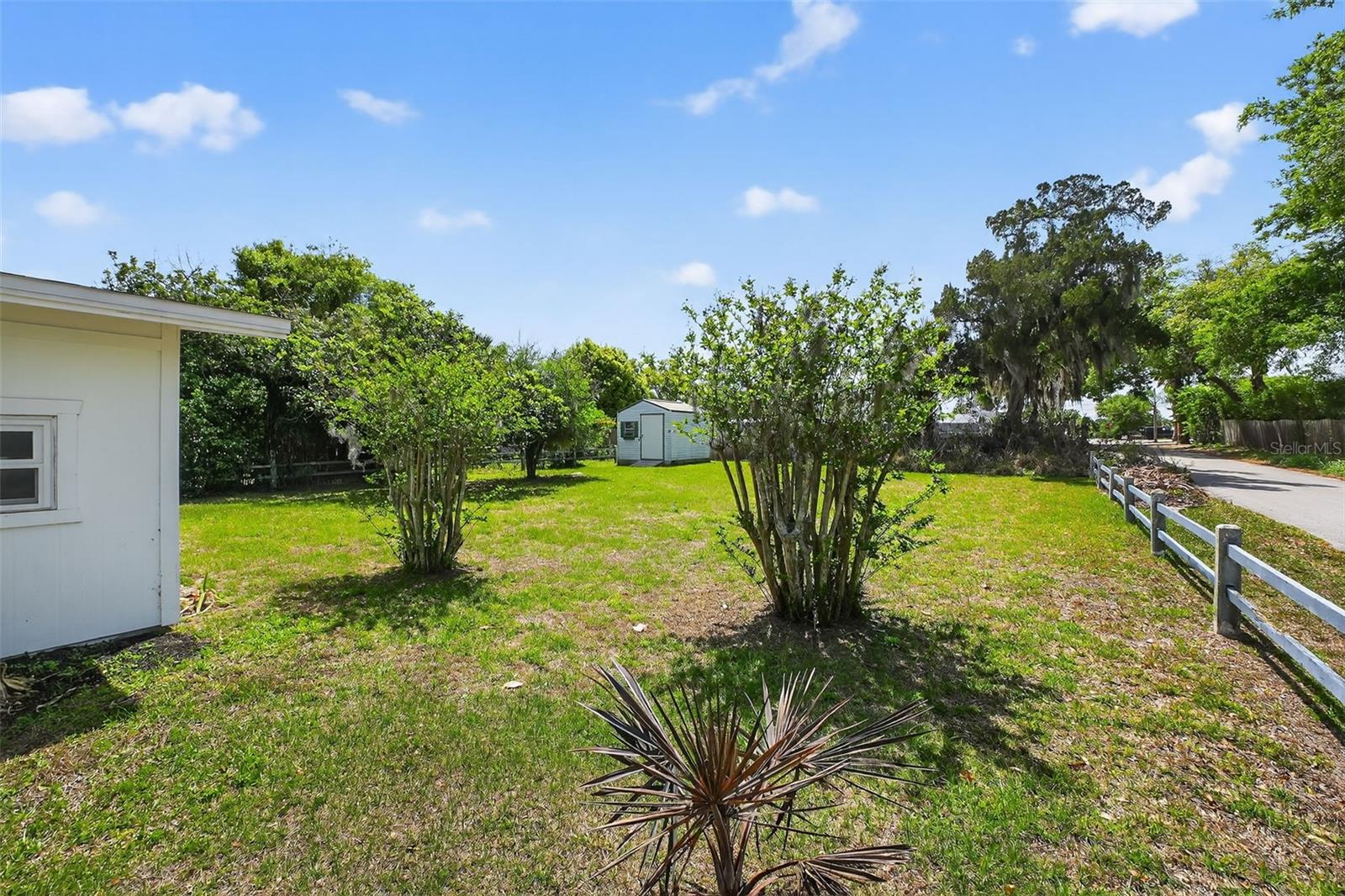 Image 24 of 48 For 116 Woodley Avenue