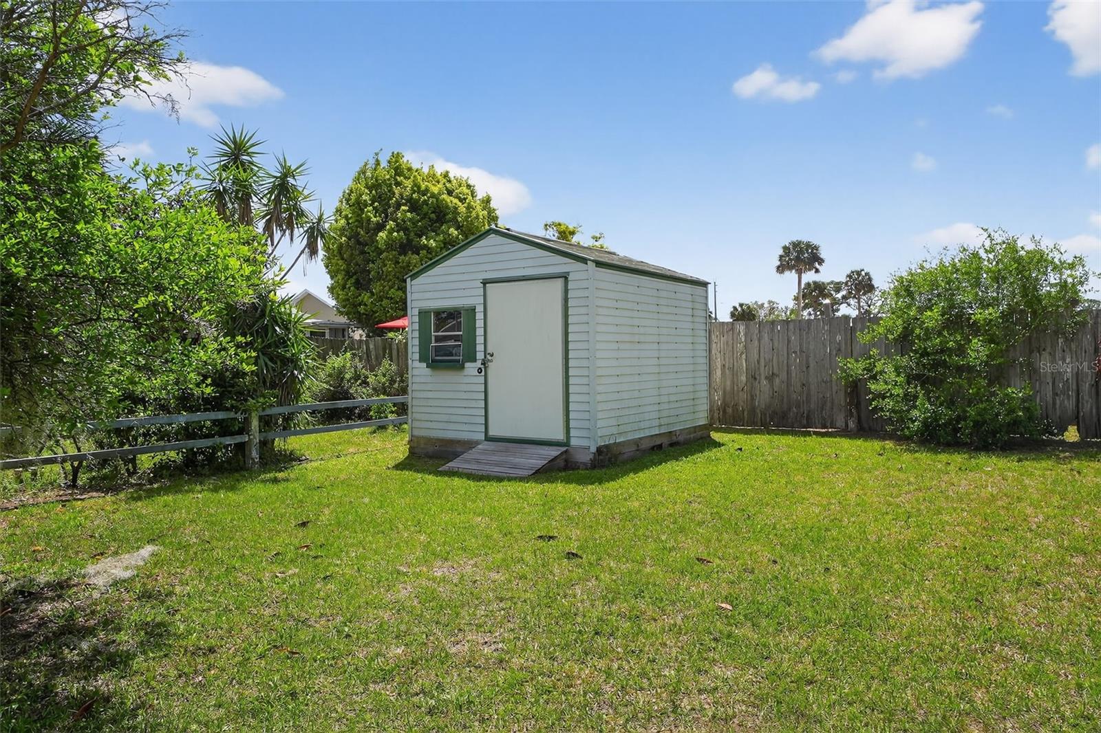 Image 25 of 48 For 116 Woodley Avenue