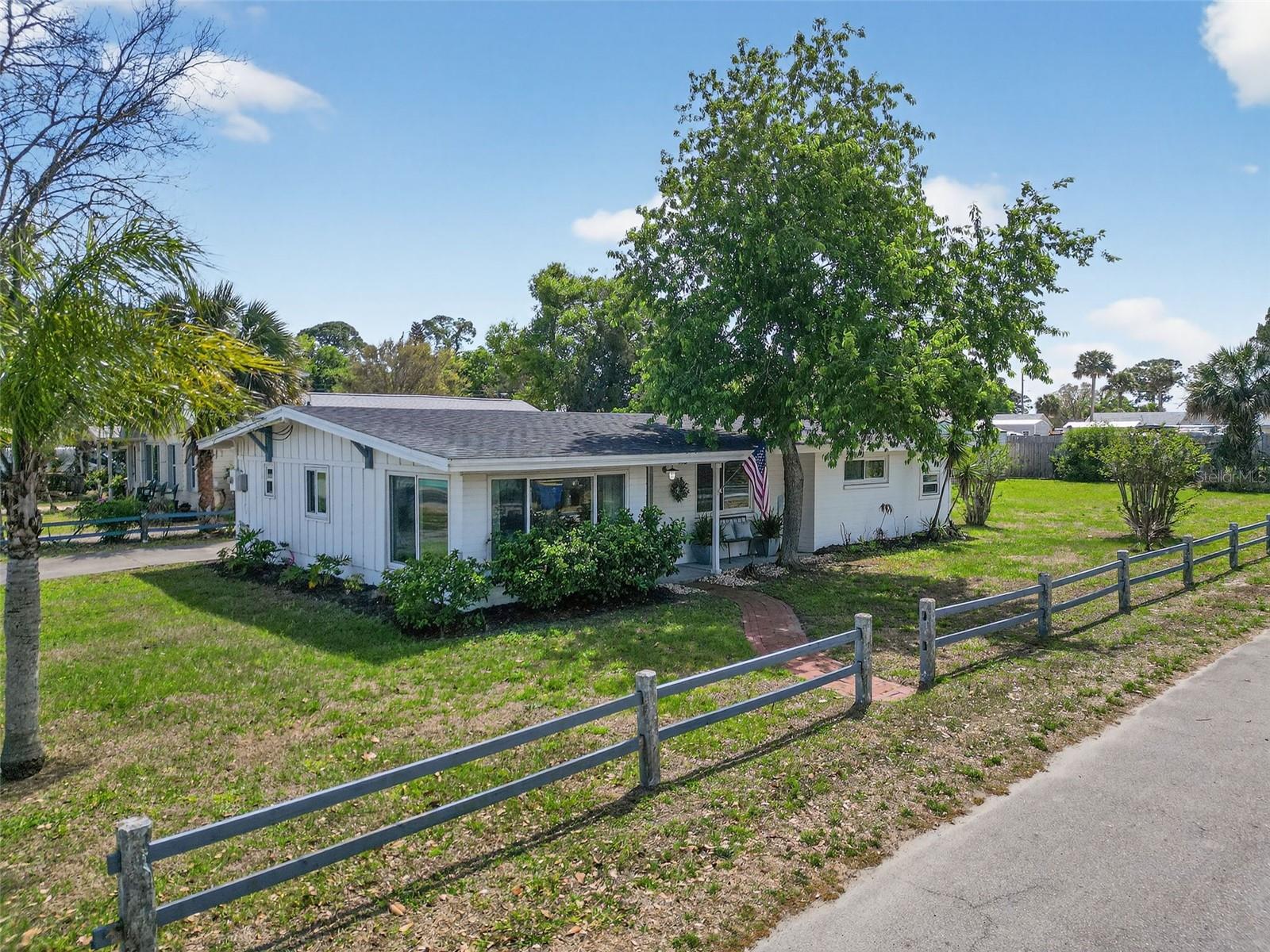 Image 28 of 48 For 116 Woodley Avenue