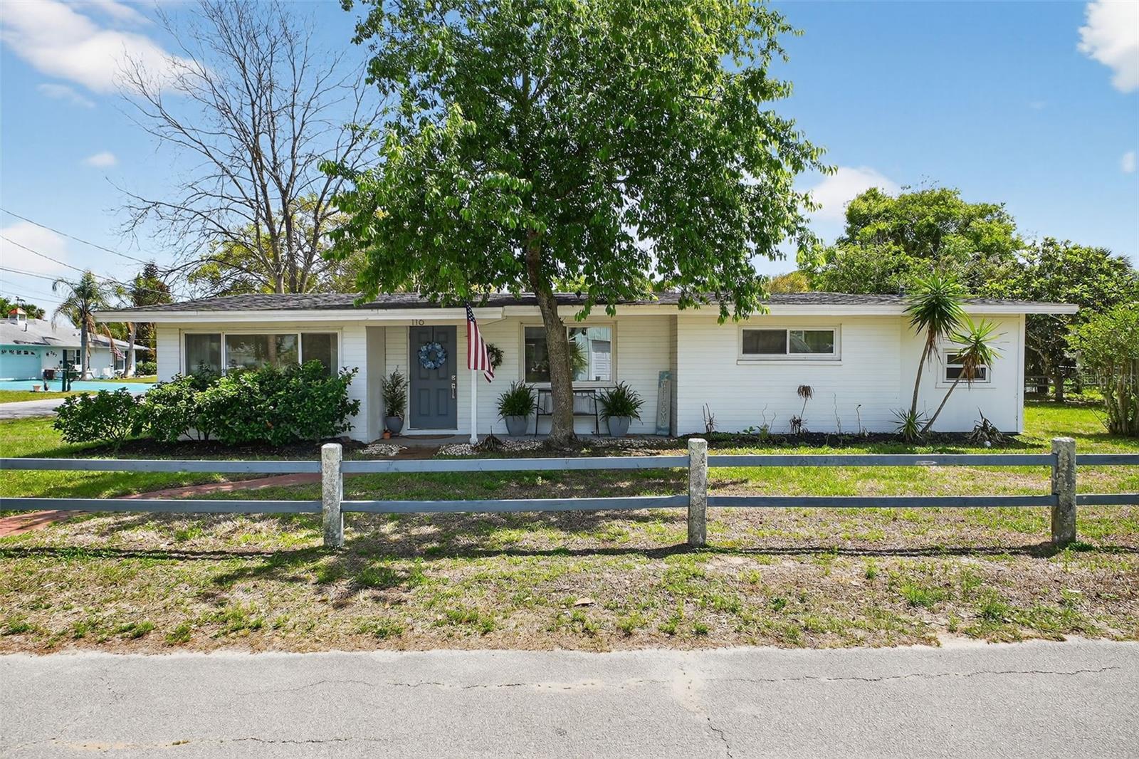 Image 3 of 48 For 116 Woodley Avenue