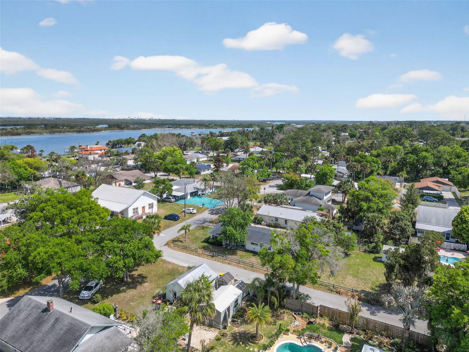 Image 31 of 48 For 116 Woodley Avenue