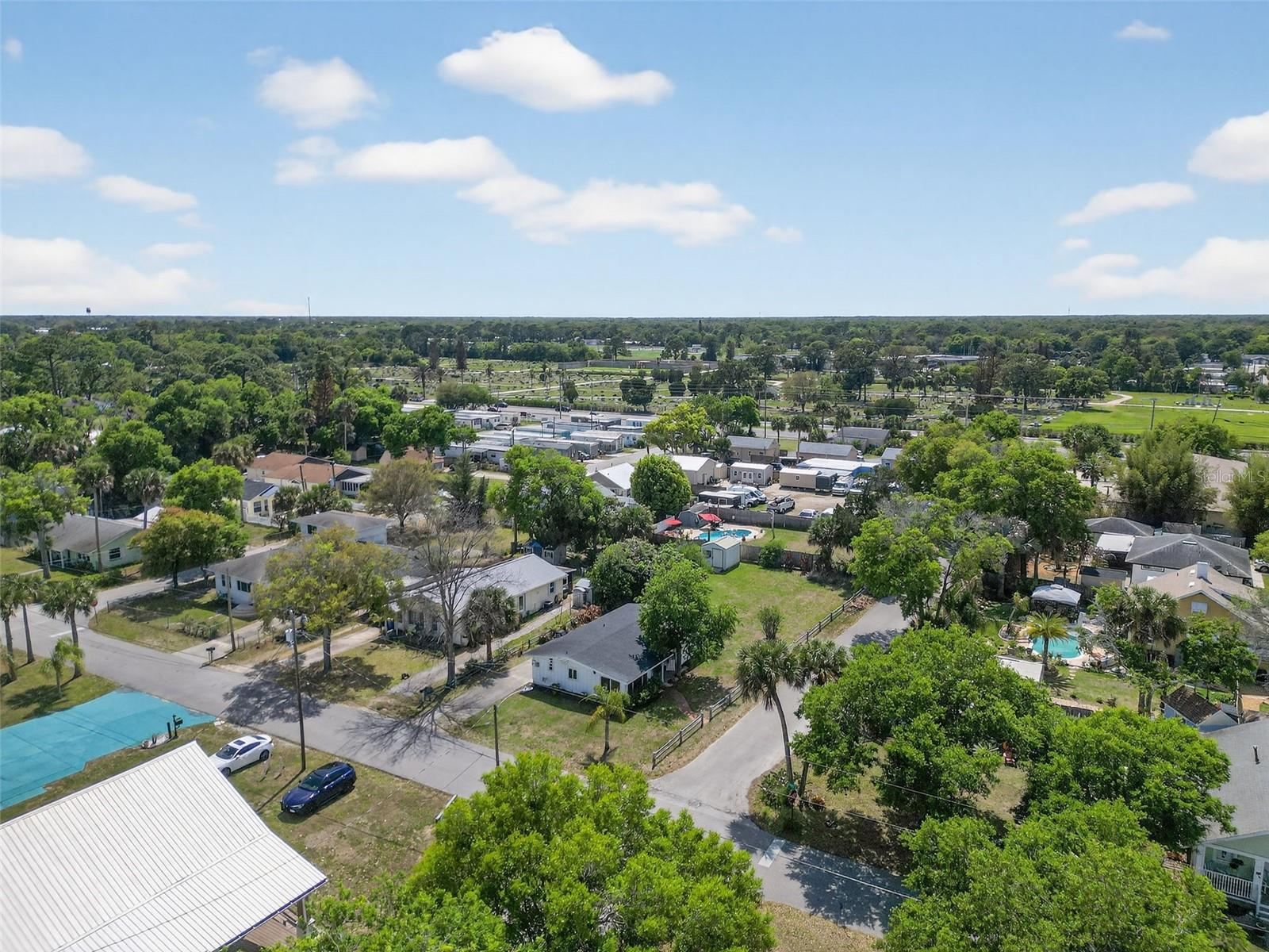 Image 37 of 48 For 116 Woodley Avenue