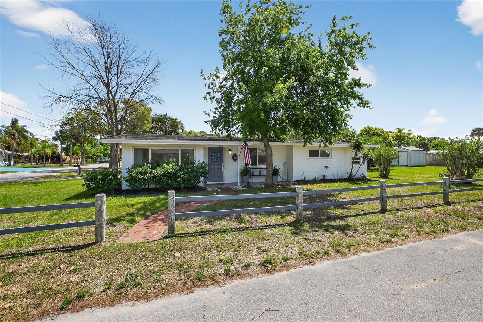 Image 4 of 48 For 116 Woodley Avenue