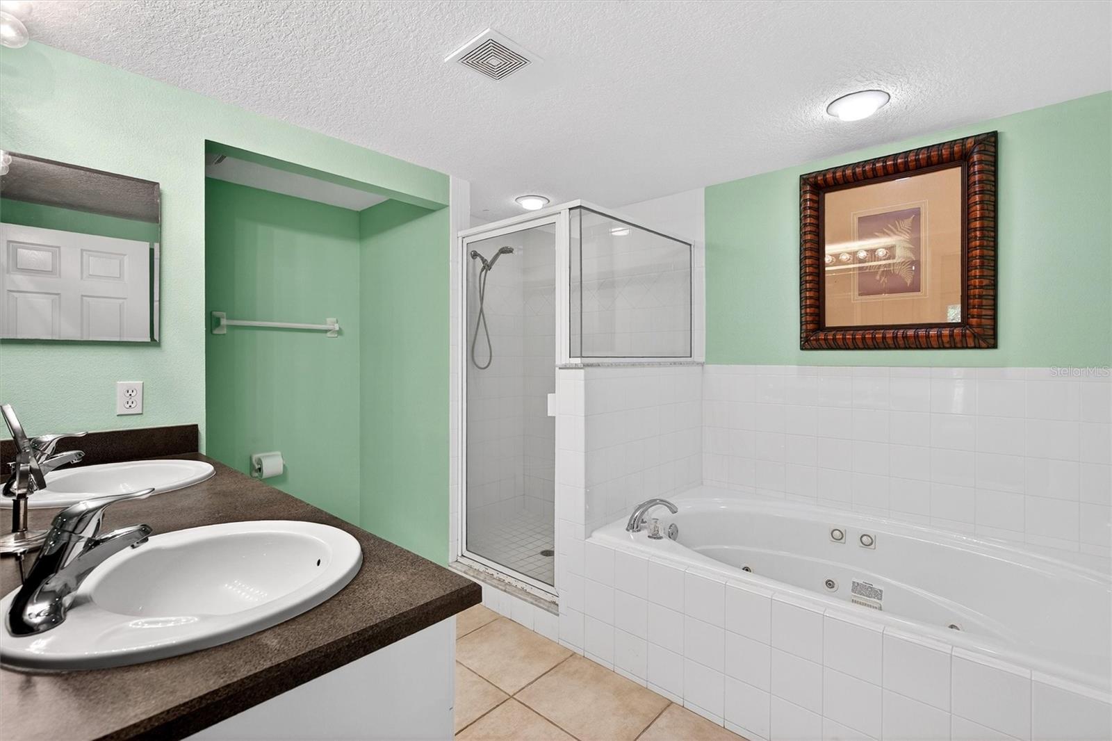 Image 27 of 75 For 5300 Atlantic Avenue 9-204