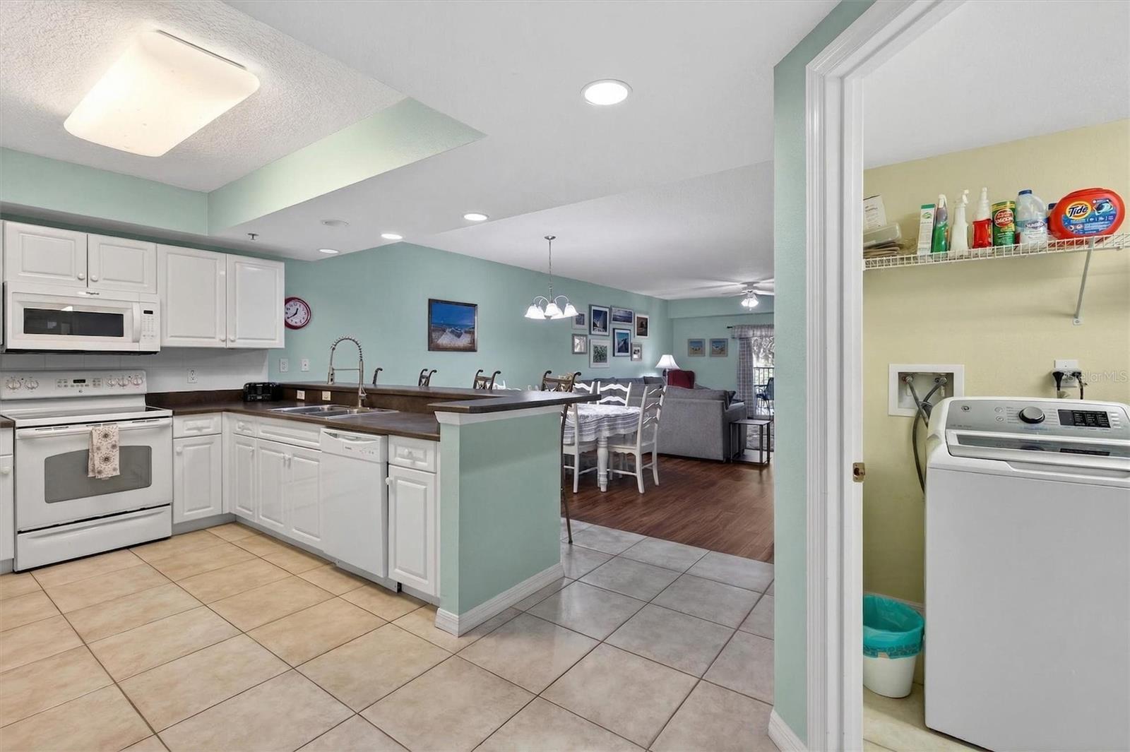 Image 6 of 75 For 5300 Atlantic Avenue 9-204