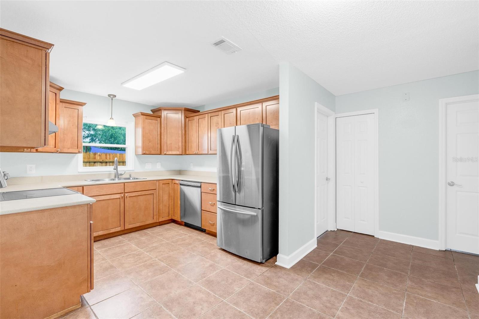 Image 14 of 38 For 757 Alcazar Avenue