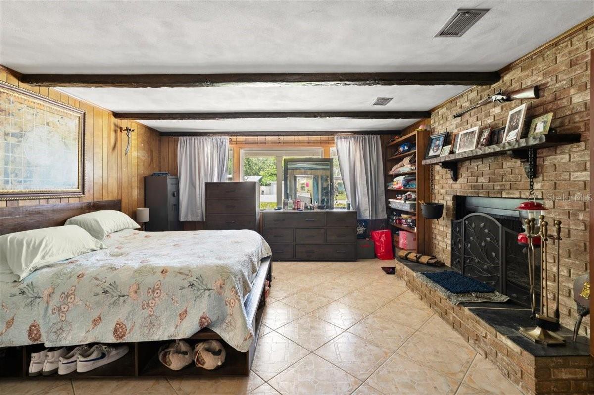 Image 15 of 52 For 20 Putnam Avenue